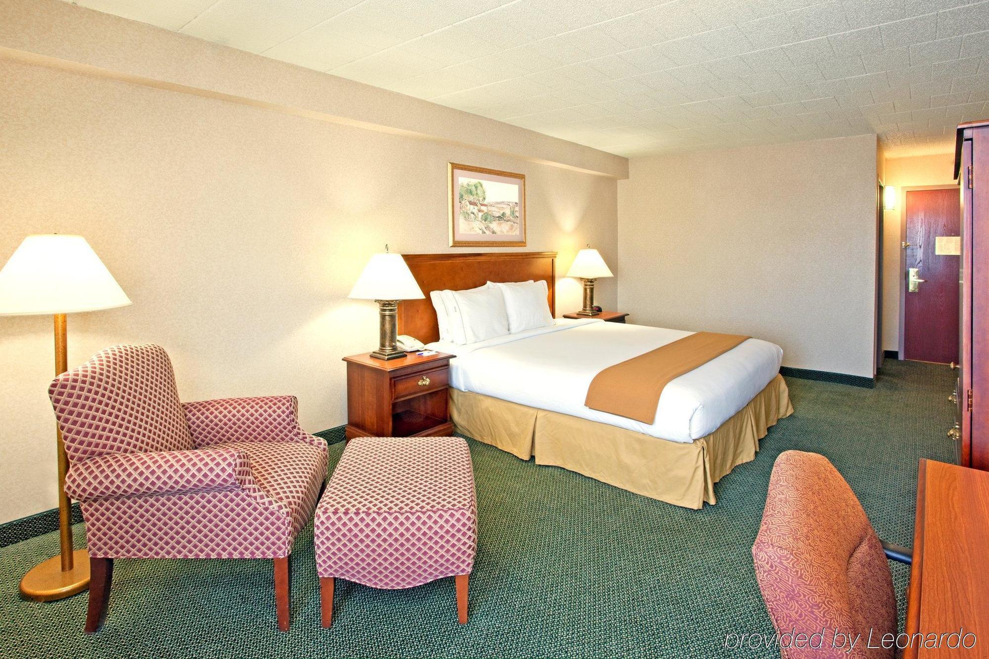 Holiday Inn Express And Suites Pittsburgh West Mifflin By Ihg Стая снимка