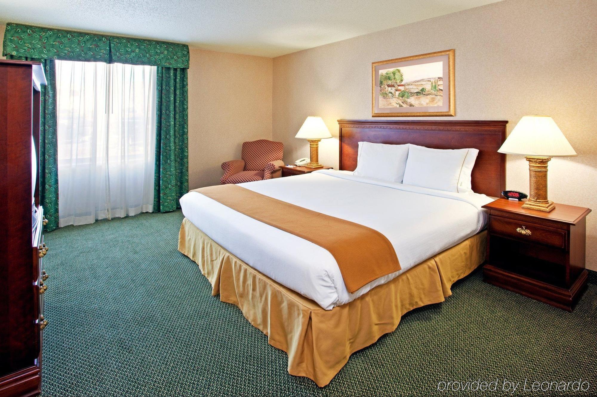 Holiday Inn Express And Suites Pittsburgh West Mifflin By Ihg Стая снимка