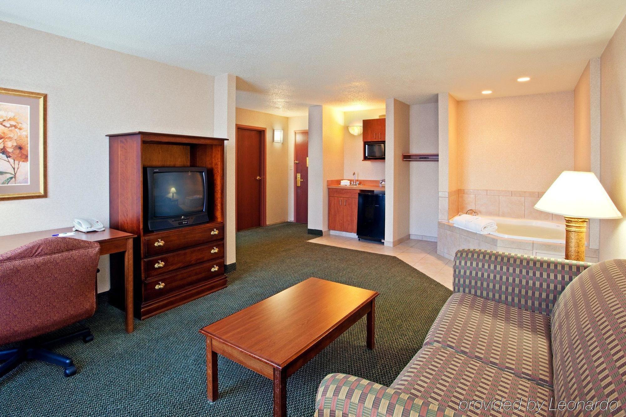 Holiday Inn Express And Suites Pittsburgh West Mifflin By Ihg Екстериор снимка