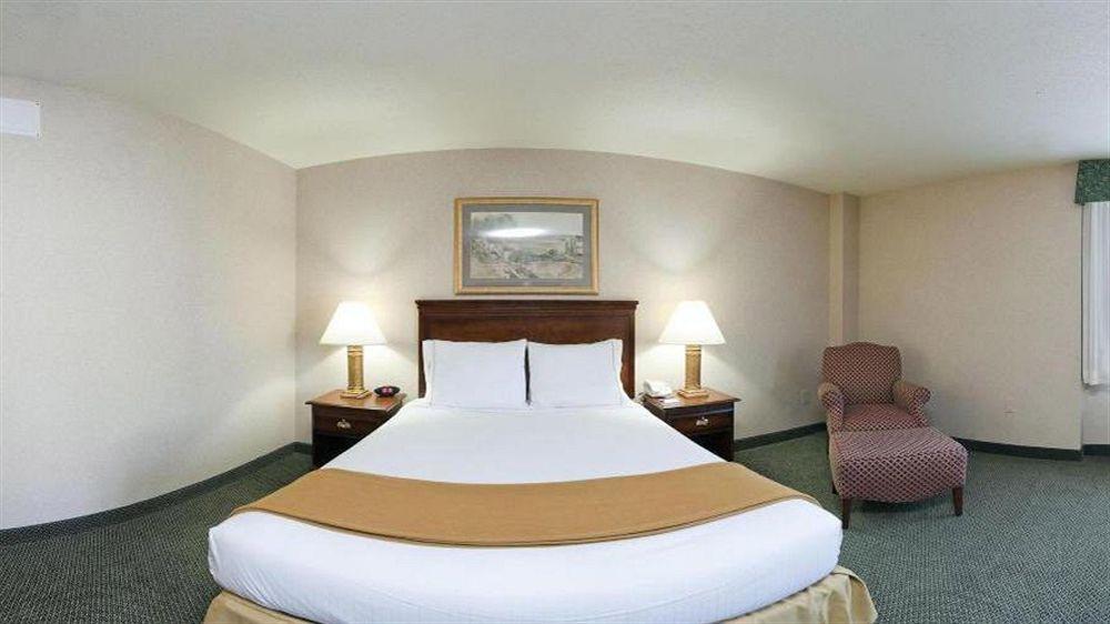 Holiday Inn Express And Suites Pittsburgh West Mifflin By Ihg Екстериор снимка
