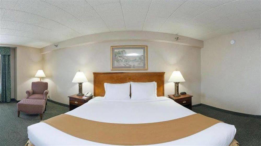 Holiday Inn Express And Suites Pittsburgh West Mifflin By Ihg Екстериор снимка